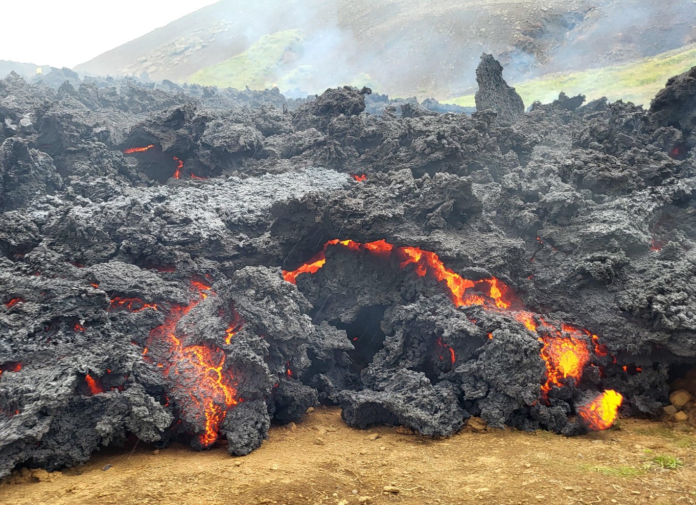 Vandretur på Fagradalsfjall-vulkanen – lille gruppe med lokal guide