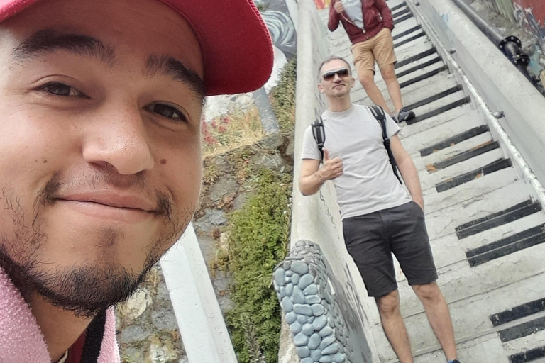 Valparaíso: LGBTour con corsa in funicolareValparaíso: tour LGBT con funicolare