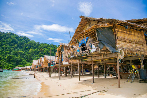 Z Phuket: wycieczka z rurką na wyspy SurinZ Phuket: wycieczka snorkelingowa na wyspy Surin