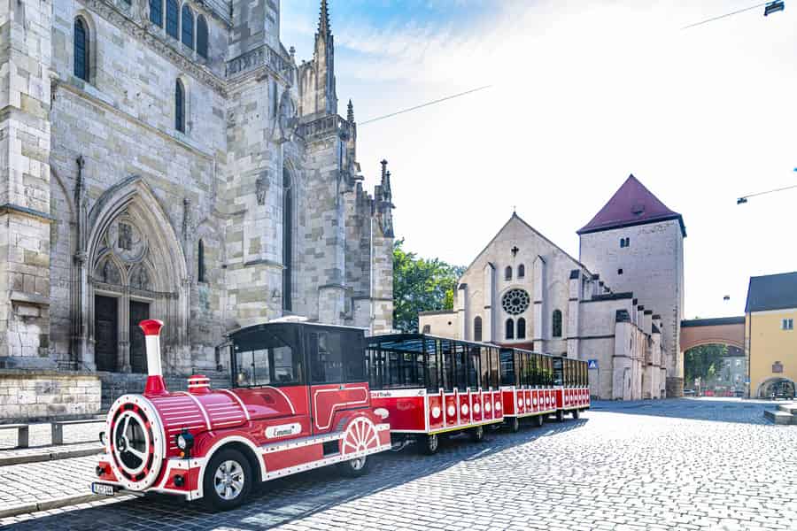 Regensburg: Stadtführung mit der Bimmelbahn. Foto: GetYourGuide Regensburg: Stadtführung mit der Bimmelbahn. Foto: GetYourGuide