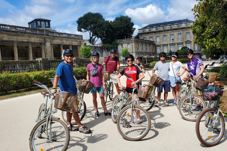 Bordeaux: Tour guiado de bicicletaGuia de turismo em inglês