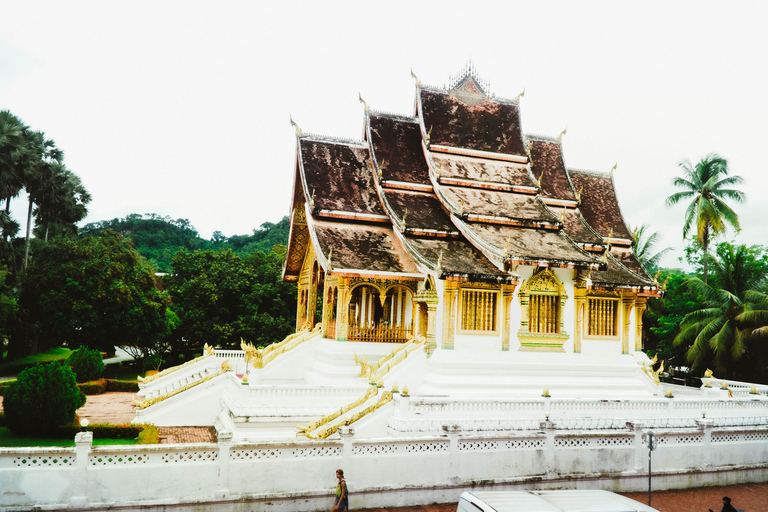 Vientiane, Vang Vieng, &amp; Luang Prabang 4 Days Tour