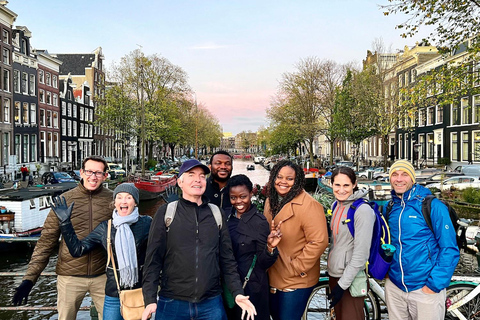 Amsterdam: Small Group Walking Tour with Fun Guide Walking Tour in Amsterdam with Enthusiastic and Fun Guide