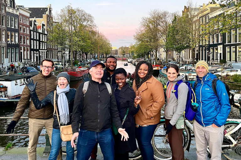Amsterdam: Small Group Walking Tour with Fun Guide Walking Tour in Amsterdam with Enthusiastic and Fun Guide