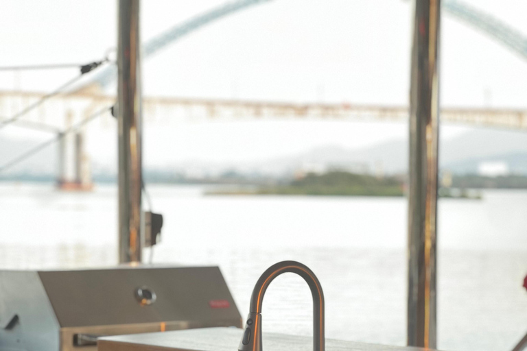 Phuket: Phi Phi Island Tour & Luxury Catamaran Party