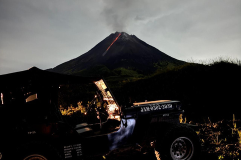 Yogyakarta: Merapi Lava View with Jeep Night Tour & campfire