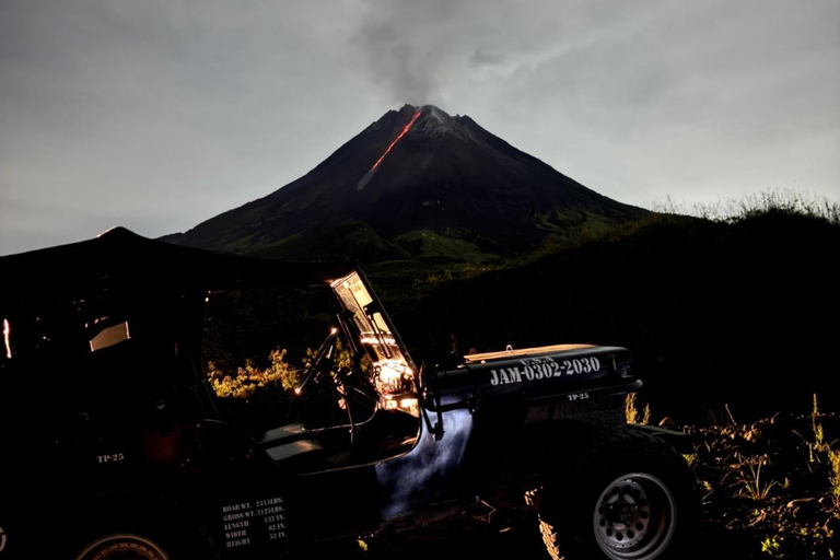 Yogyakarta: Merapi Lava View with Jeep Night Tour & campfire