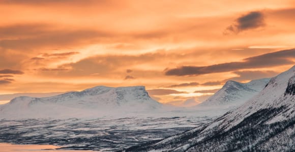Kiruna: Abisko and Björkliden Day Trip with Lunch