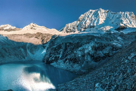 Aventure Lagoon 69 : Une excursion incontournable au départ de Huaraz