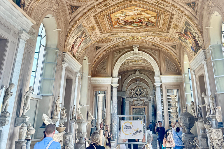 Rome: Vatican Museums Early Access, Audio Tour & Breakfast Vatican Museums & Sistine Chapel: Hosted Entry Ticket