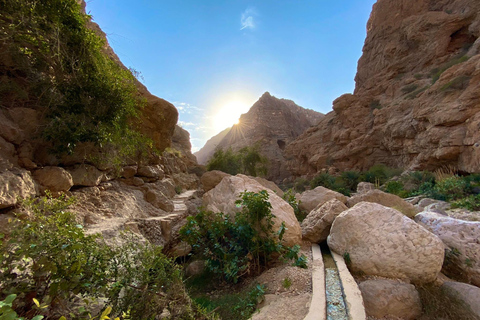 Muscat: całodniowa wycieczka do Wadi Shab i Bimmah Sinkhole + bezpłatny lunch