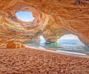 Armação de Pêra: Benagil Caves and Secret Beaches Boat Trip