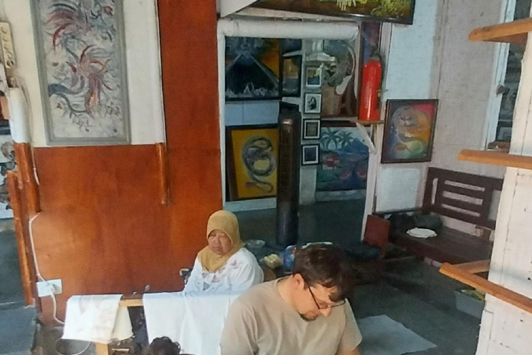 Yogyakarta: Batik Workshop & Borobudur Sunset PRIVATE - All Inclusive