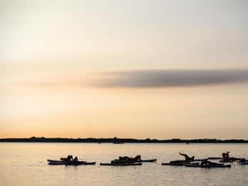 Yoga Paddle all'alba