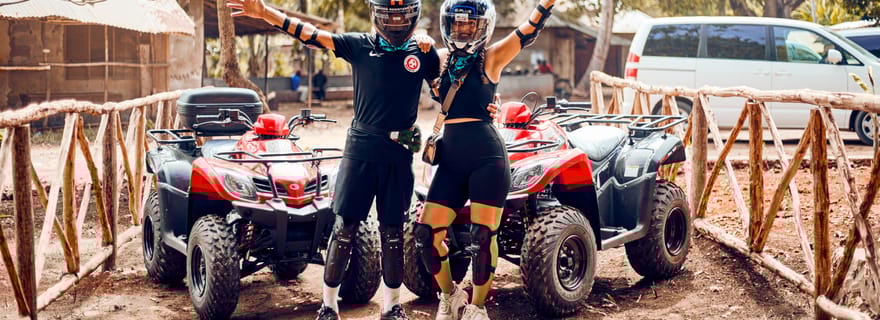 Aventure en quad Sari dans un village local