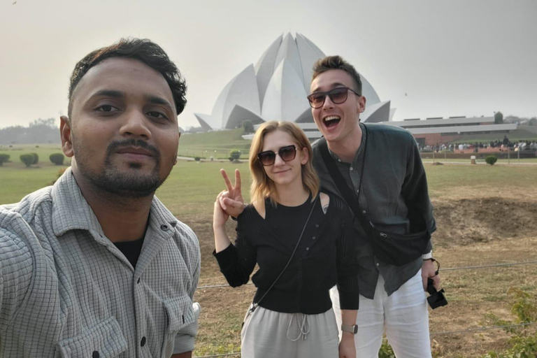 Delhi: tour privado de medio día o día completo por la antigua y la nueva DelhiTour por la antigua y nueva Delhi con servicio de guía