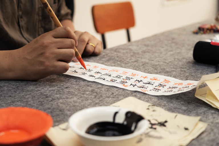 Shanghai: Chinese Culture and Calligraphy Experience