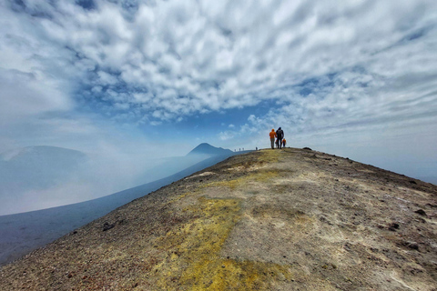 Etna: Krater Centralny (3340 m n.p.m.) z kolejką linową i jeepemEtna: wycieczka do krateru centralnego (3340)