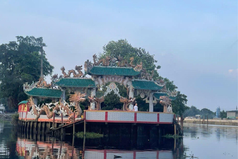 HCM Sunset Speedboat on Saigon River–Dragon Floating Temple HCMSunset Deluxe Max12