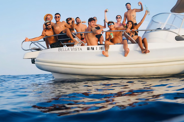 Palma de Mallorca: Private Sunrise Boat Tour & Watersports Sunrise experience + Long stop with water toys.