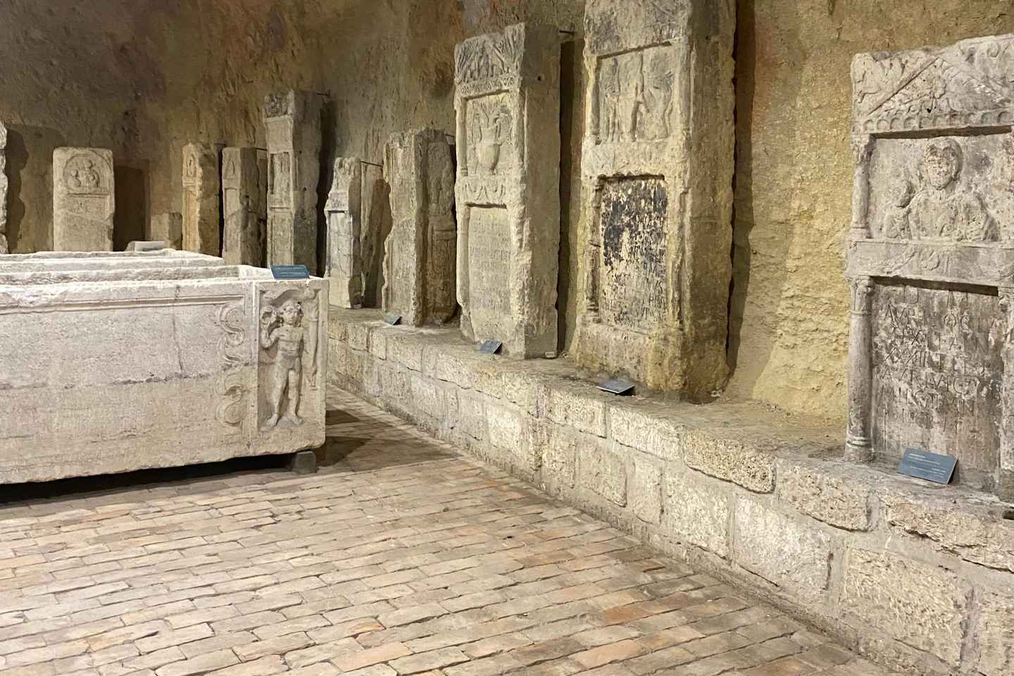 Belgrade: City Highlights Tour with Wine Tasting