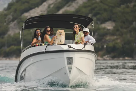 Kotor : Grotte bleue et tour en bateau de la baie de Boka avec boissons gratuites