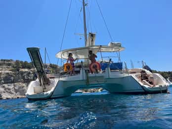 Rhodos Privat halvdags seilcruise med katamaran og drikke