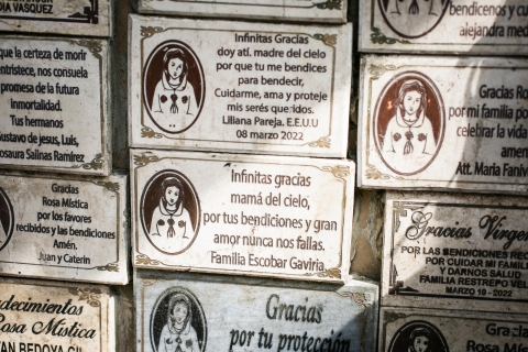 Medellín: Pablo Escobar Tour mit Guide und Transport