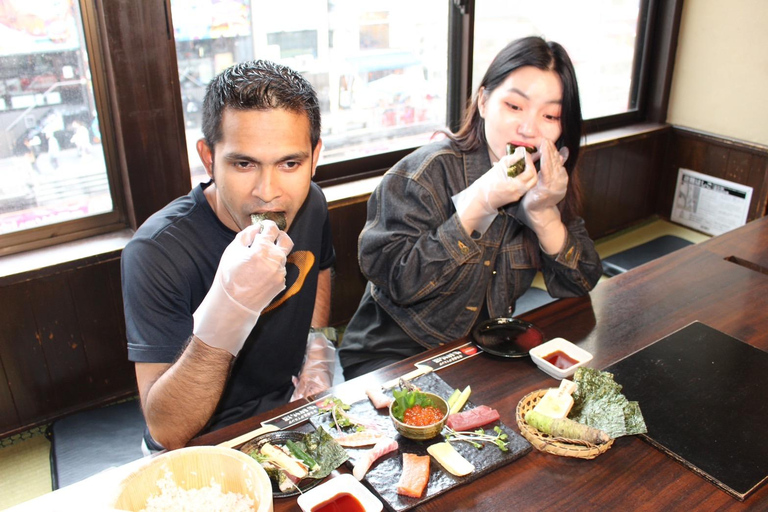 Osaka Dotonbori: Hand Roll Sushi Experience