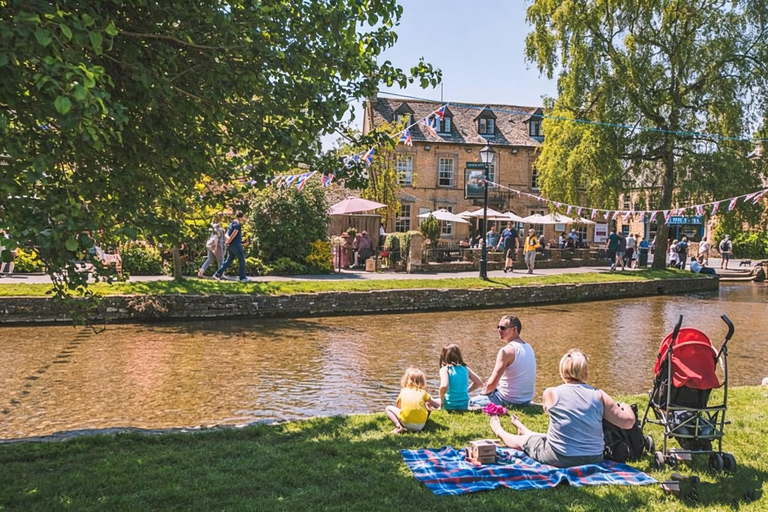 London: Cotswolds & Bibury 8-Person Chinese Day Tour