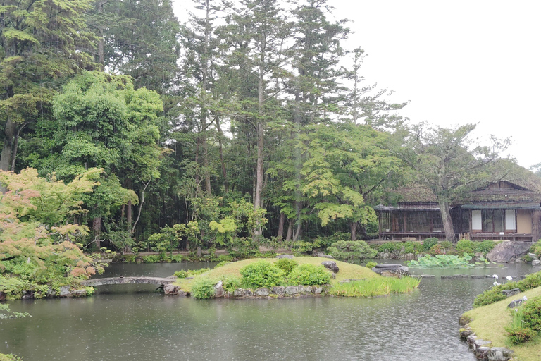 Nara: Isuien Garden Tour with Matcha Tea Experience