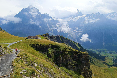 Interlaken: Recorrido por los lugares más destacados con un lugareño en coche privadoRecorrido de 3 horas