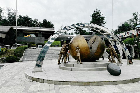 Da Seul: Tour di un giorno della DMZ e del Geoparco UNESCO delle Cascate di JaeinPartenza dalla stazione DHCP Uscita 10