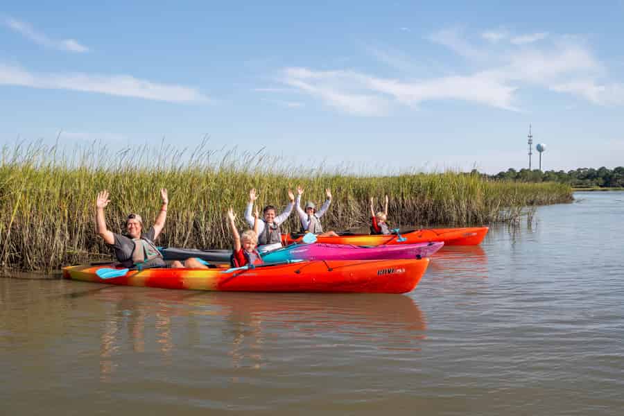 Charleston: Folly Beach Morning Kayak Dolphin Safari. Foto: GetYourGuide