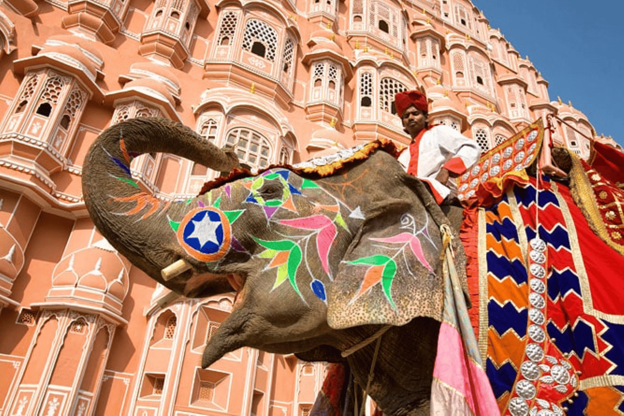 Geführte Tagestour nach Jaipur mit Mittagessen im 5-Sterne-Hotel