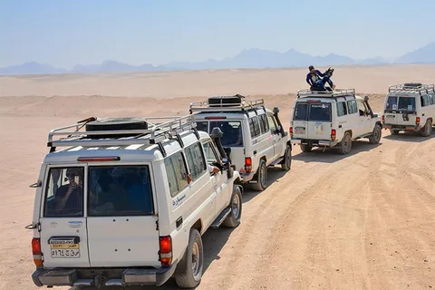Baie de Makadi : aventure safari en jeep avec un guide bédouin
