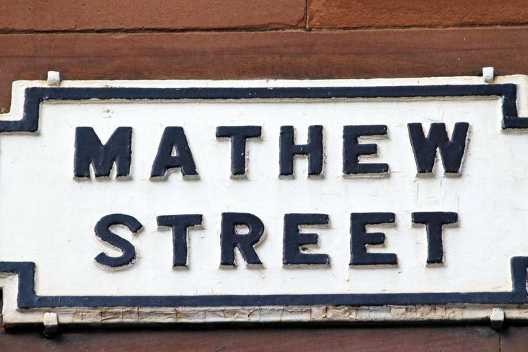 Liverpool: Private Beatles Taxi Tour with Guided Walk Finale