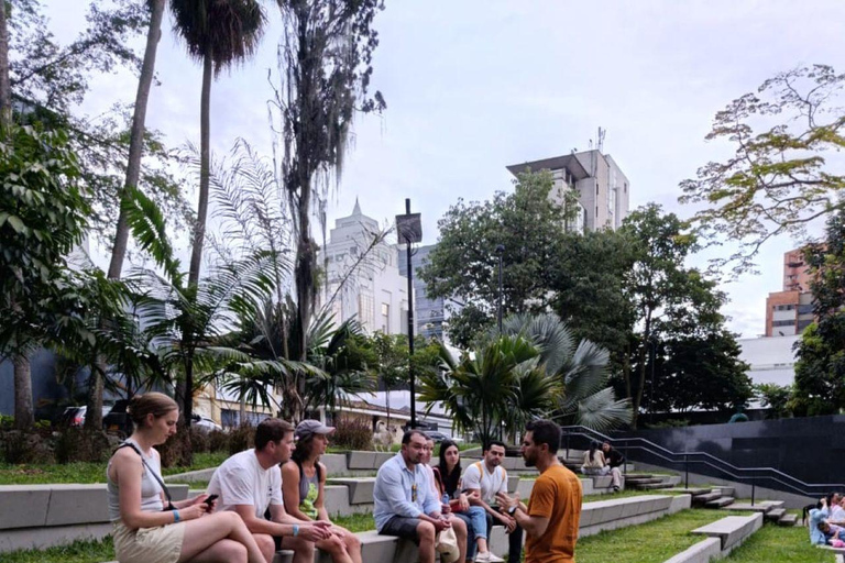 Medellín : plus qu'Escobar Visite guidée à piedMedellín : visite guidée à pied au-delà d'Escobar