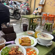 Hanoi: Authentic Halal Food Tour & Train Street Experience Hanoi: Authentic Halal Food Tour & Train Street Experience