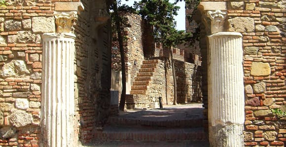 Málaga: Sightseeing Tour of the Cathedral, Roman Theater, and Muslim Castle