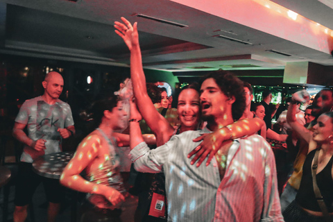 Tirana: Pub Crawl with 1 hour of Unlimited Drinks