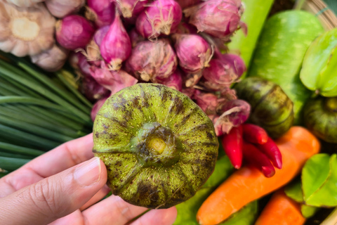 Hue: Market Tour and Cooking Class with typical dishes