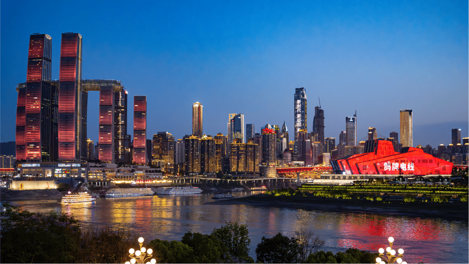 Chongqing: Fireworks Night Chongqing City Walk