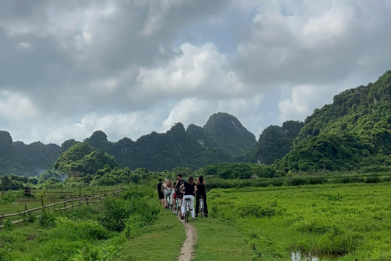 2-tägige Ha Long Bay Island Cruise Tour mit einem 3-Sterne-Kreuzfahrtschiff