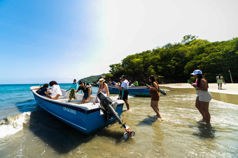 Santa Marta: Tour Playa Cristal Tayrona Park from the city of Cartagena Santa Marta: Playa Cristal Tayrona Park Tour from Cartagena City