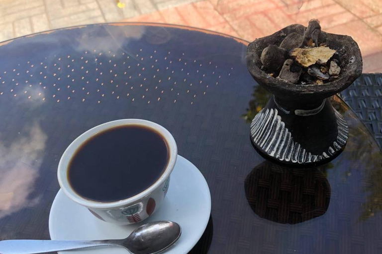 Addis Abeba: Tradycyjna etiopska ceremonia parzenia kawy