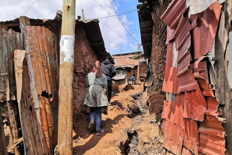 Nairobi:Kibera Slum Guided Walking Tour with Local Guide