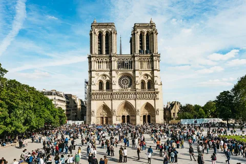 Paris: Notre-Dame Cathedral Exterior Guided Tour