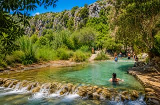Von Valencia: Ausflug nach Guadalest, Altea und Eintritt zu den Wasserfällen von Algar