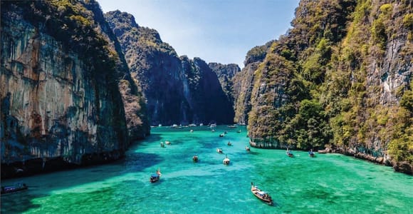 Phuket: Phi Phi Island Highlight Premium Cruise with Meal